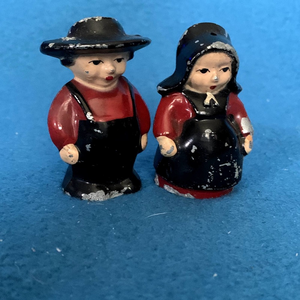 VintageCast Iron Dutch Couple Salt and Pepper Salt and Pepper Shakers